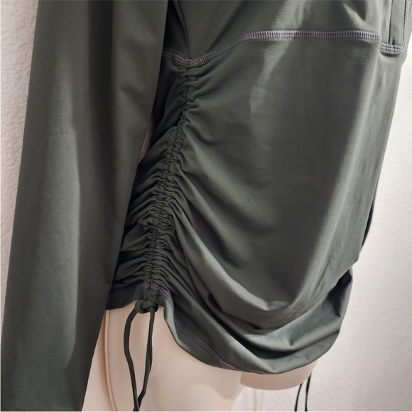 SOLD ATHLETA Ruched Rashguard Green Size S - Picture 10 of 10